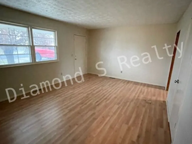 2264 E Nora St — Photo 12