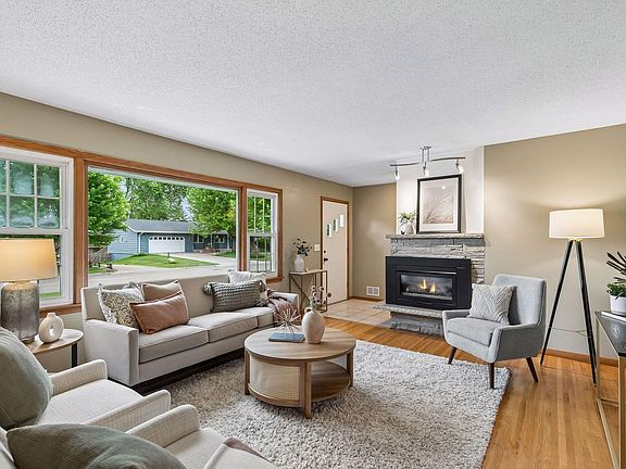 3rd image of 6216 Chowen Ave S
