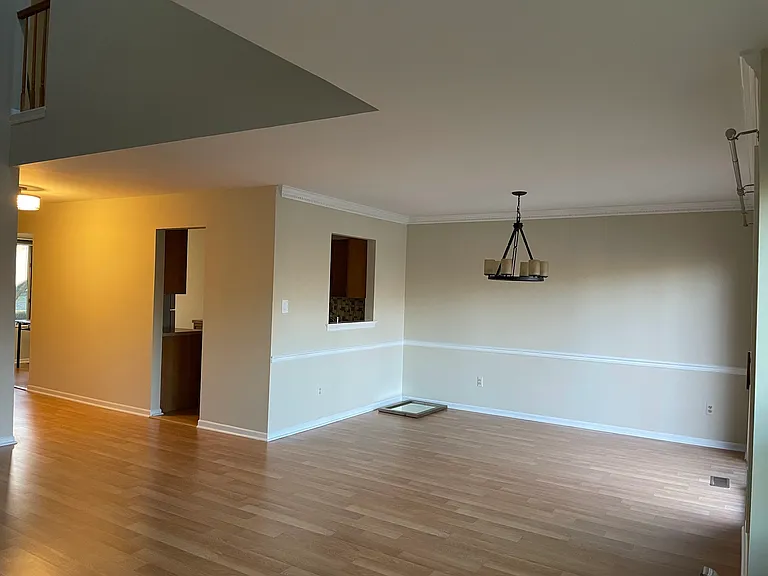 31 Bond St — Photo 9