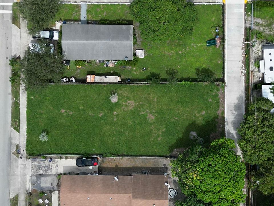 2nd image of 205 SW 11th Avenue
