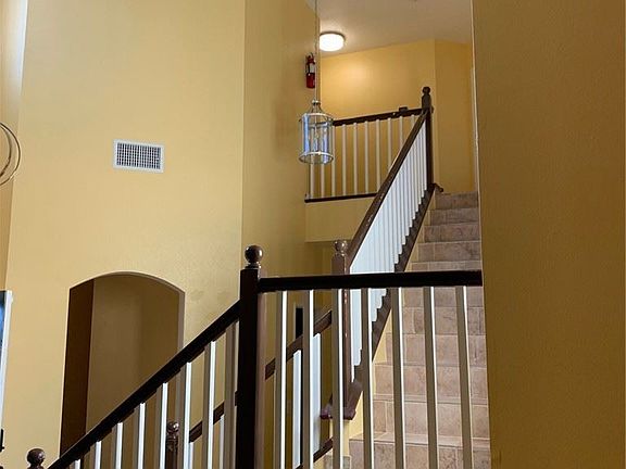4th image of 830 Riverwalk Dr