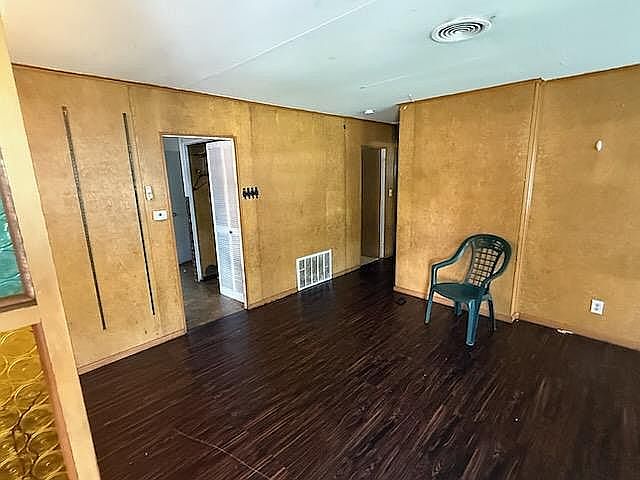 1st image of 221 Welburn Dr