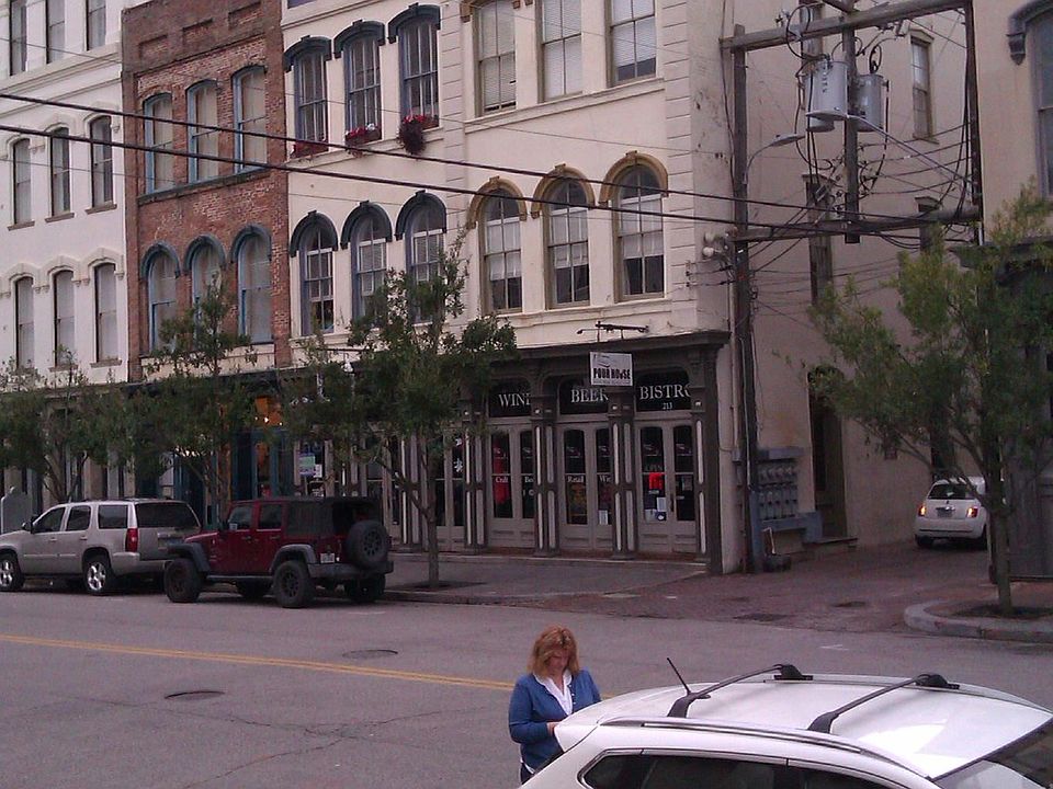 1st image of 213 23rd St #2