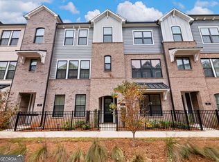 525 Ashbury Dr, Roswell, GA 30076