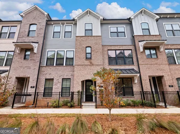 525 Ashbury Dr, Roswell, GA 30076