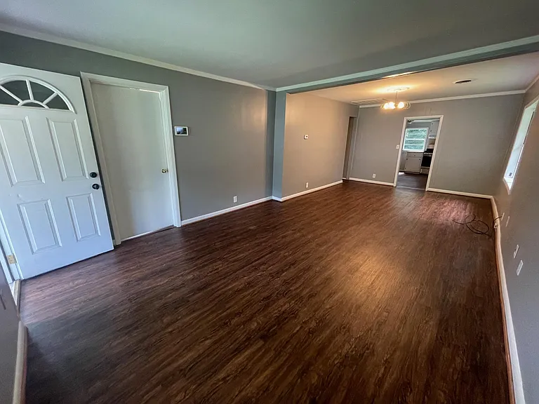 132 Chestnut St — Photo 3