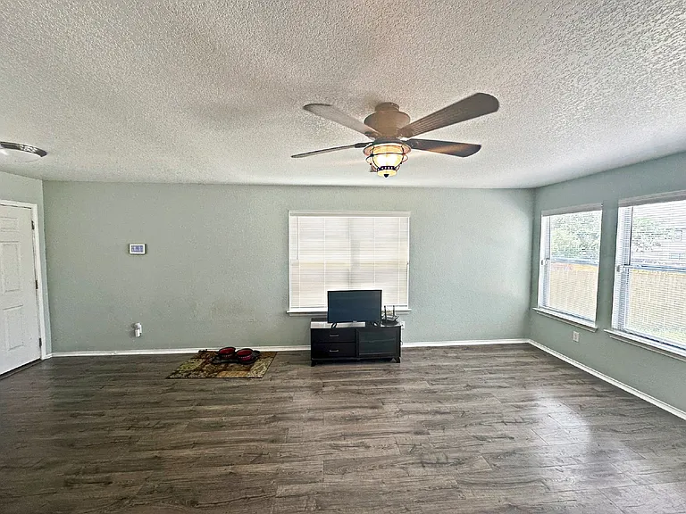 11358 Victory Cavern — Photo 5