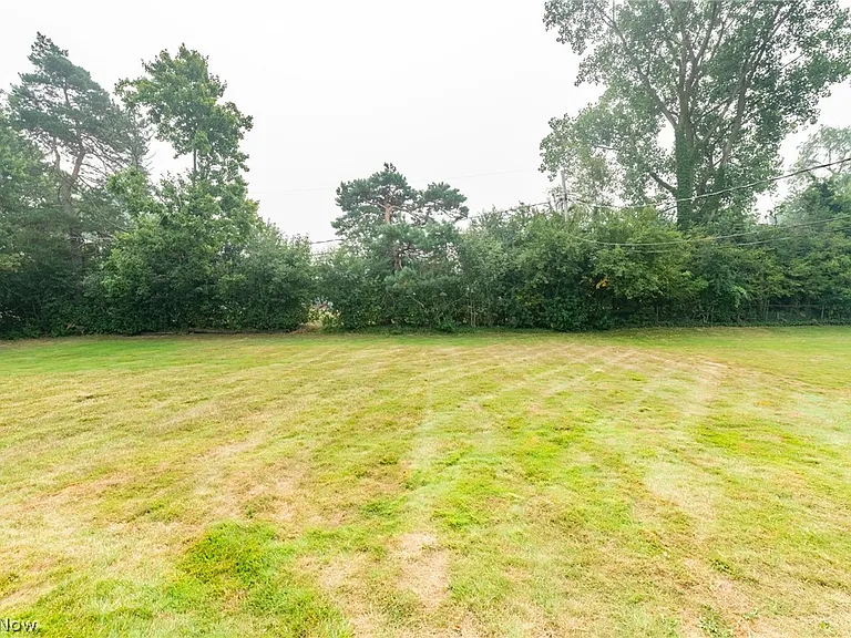 25150 Cardington Dr — Photo 45