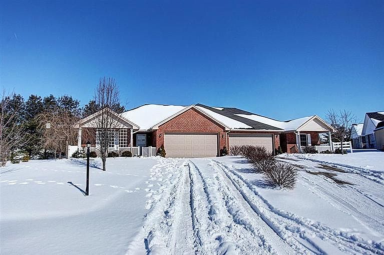 1st image of 410 Beaumont Ct