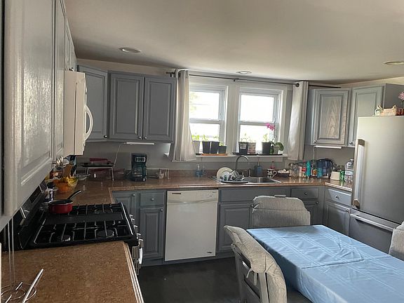 3rd image of 1417 N Lake Shore Dr
