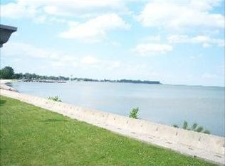 4358 S 11th St #414, Luna Pier, MI 48157