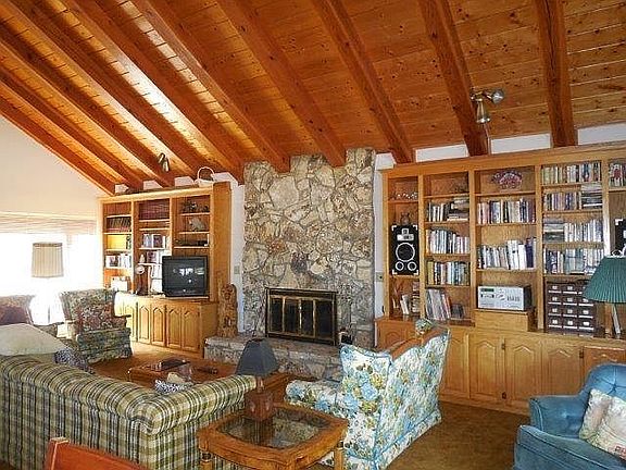 4th image of 1114 Peninsula Dr