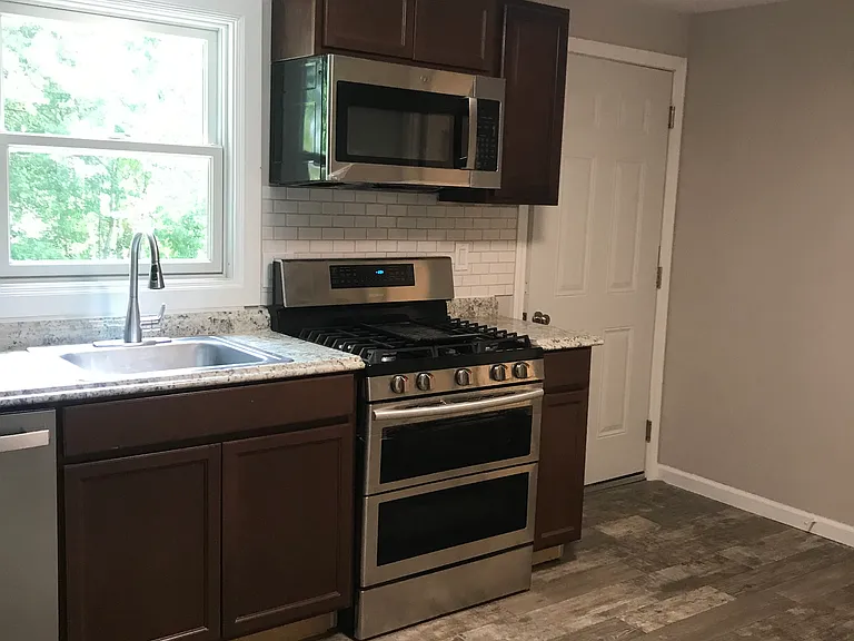 238 Rocky Hill Ave #2N — Photo 2