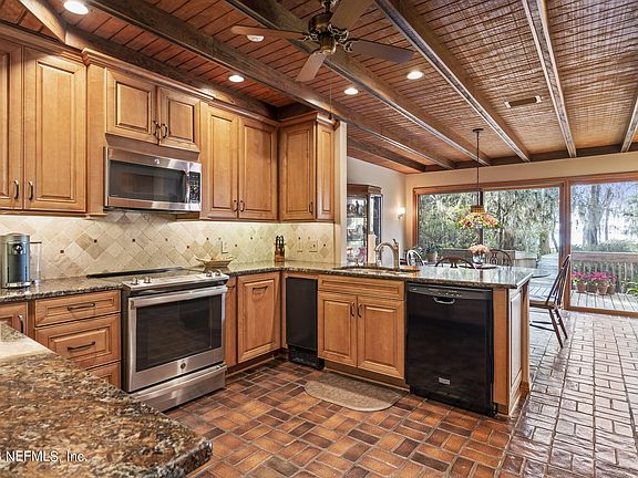 5th image of 2440 PLAINFIELD Avenue
