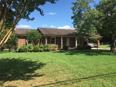 1323 Cedar Dr, Thomasville, NC, 27360