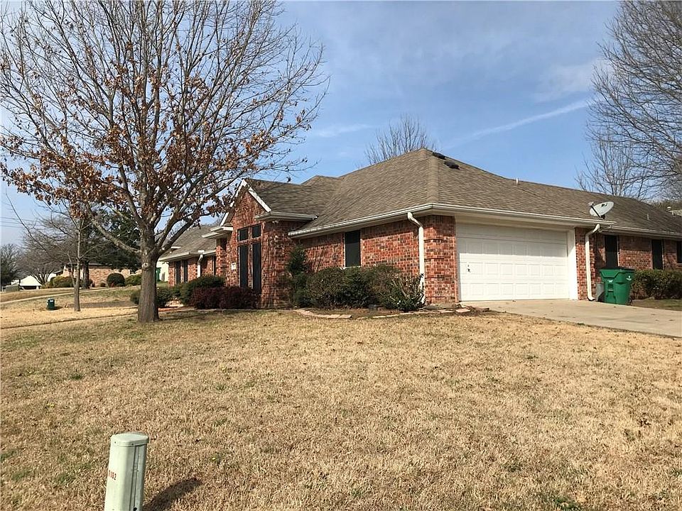 1st image of 1800 Oxford Dr