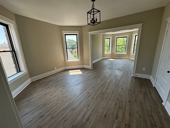 3rd image of 3240 W Evergreen Ave APT 3