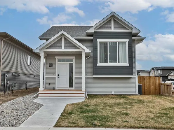 328 E Aquitania Blvd W, Lethbridge, AB T1J 5L4