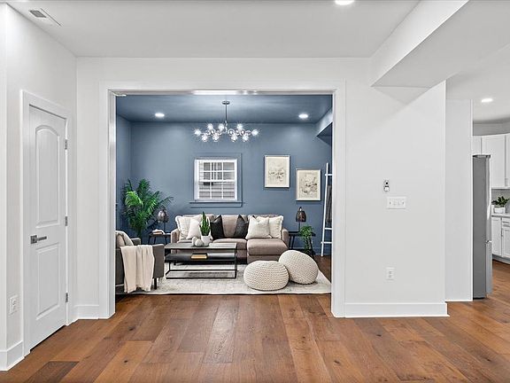 3rd image of 5605 Groveland Ave