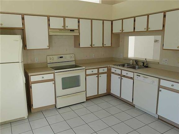 2nd image of 1824 Salisbury Ct