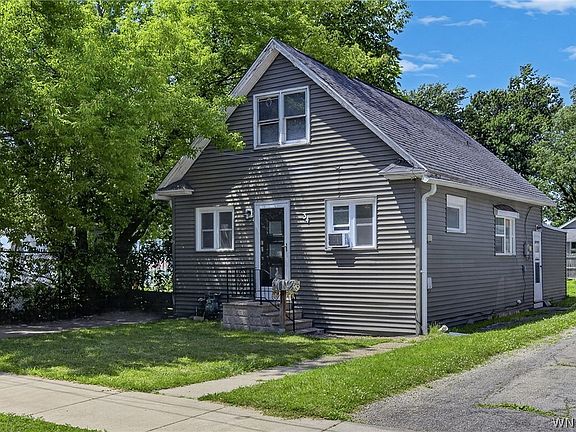 2nd image of 34 Loretta St