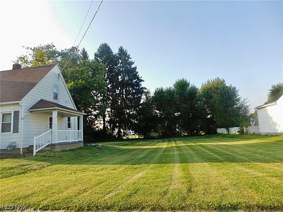 3rd image of 951 Echo Ave