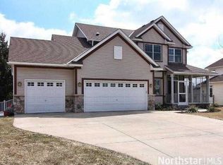 3214 Black Oak Dr, Eagan, MN 55121