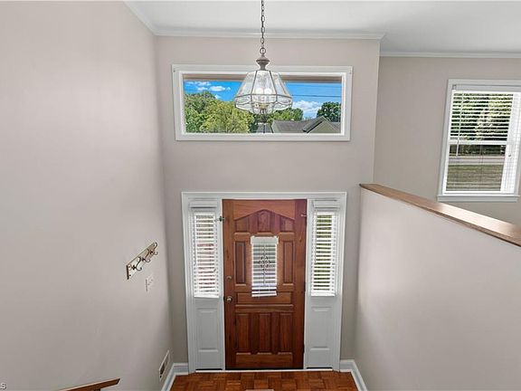 3rd image of 5245 Seward Cir