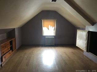 69 Valley Cir, Bridgeport, CT 06606