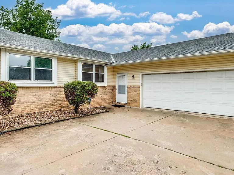 11941 W Rolling Hills Dr — Photo 13