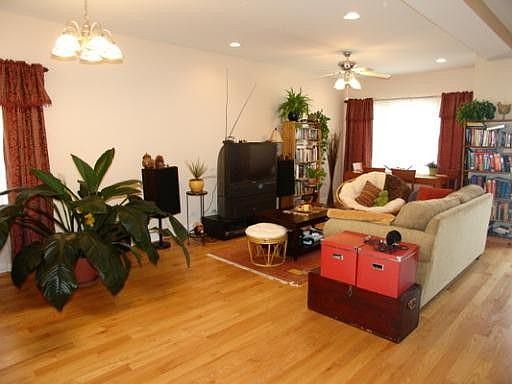 5th image of 7425 W Ainslie St