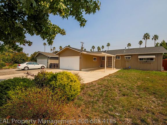 3rd image of 876 Marilyn Dr