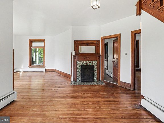 4th image of 333 N 4th St