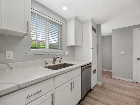 5686 Hillsdale Blvd, Sacramento, CA 95842