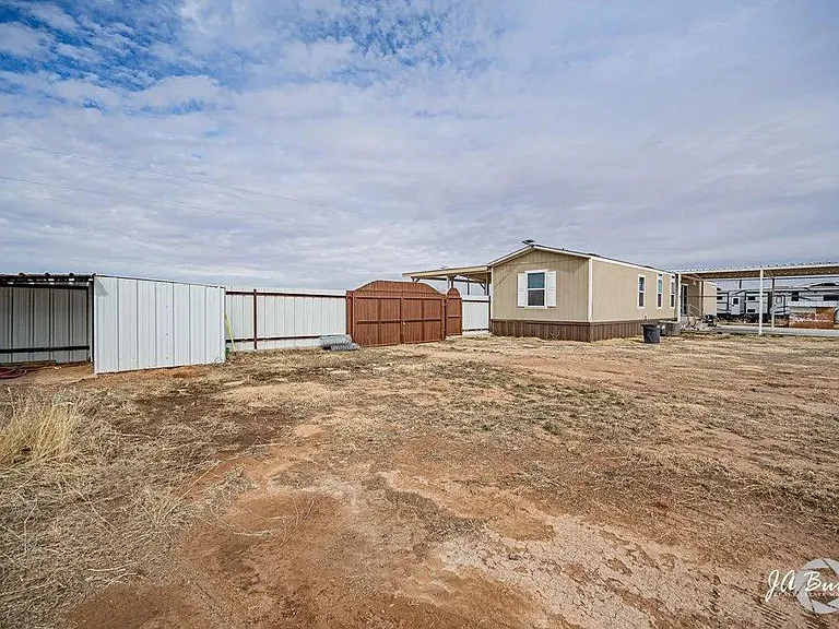 2196 Seguin St — Photo 30