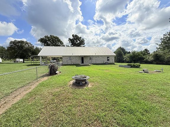 4th image of 929 Water Well Rd