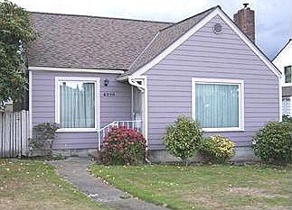 Spacious 3 bd,1392 sq ft, New Roof/Siding/Insulation,Fully Fenced,2Car Garage