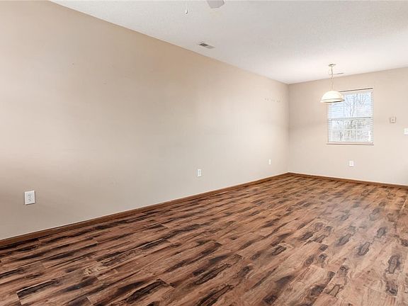 3rd image of 3718 Colony Hill Dr