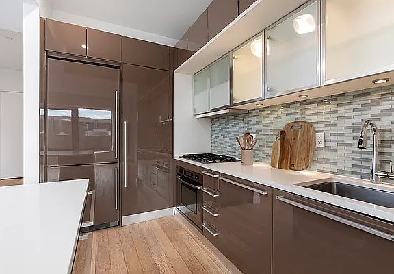 4th image of 75 Wall St #29P