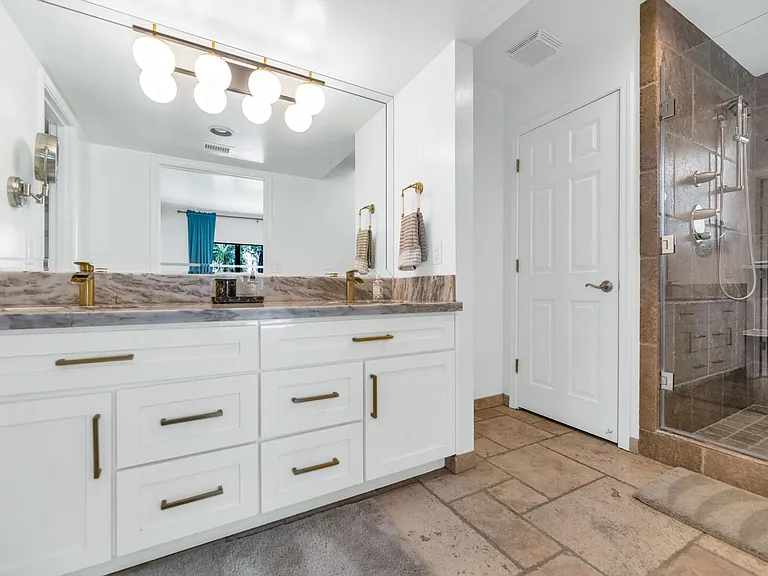6198 N 28th Pl — Photo 15