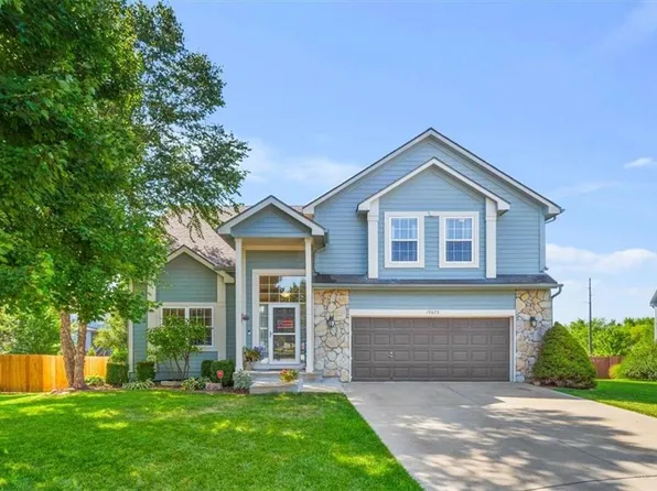 19075 W 164th Ter, Olathe, KS 66062