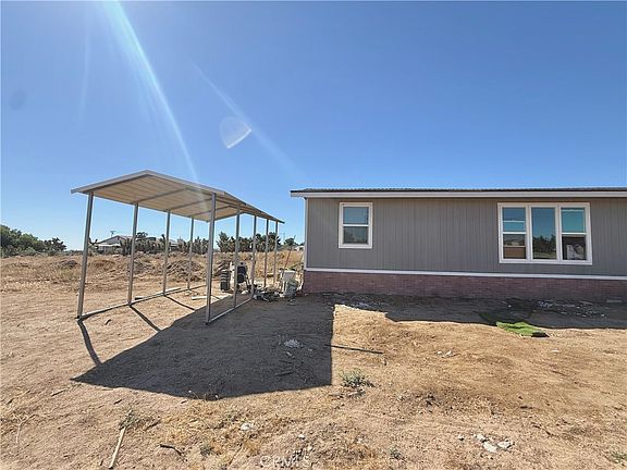 3rd image of 9589 Paramount Rd