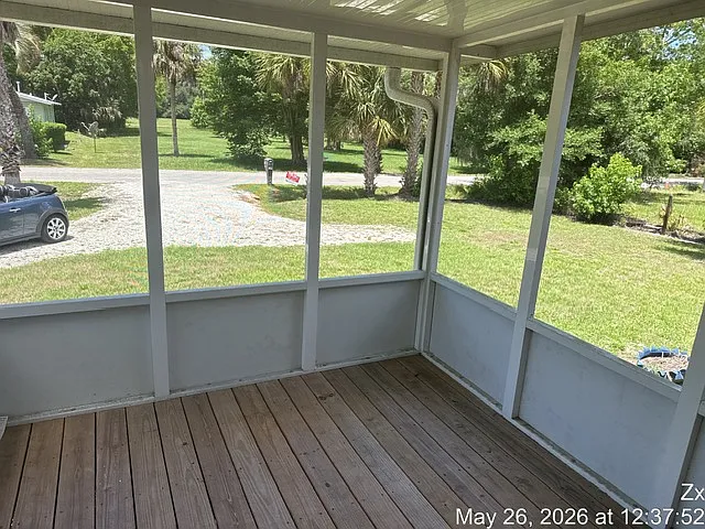 210 Pine St E — Photo 4