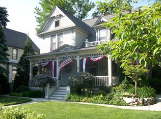 33728 Grand River Ave, Farmington, MI 48335