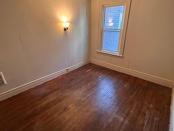 2nd image of 1036 Elmwood Ave #4