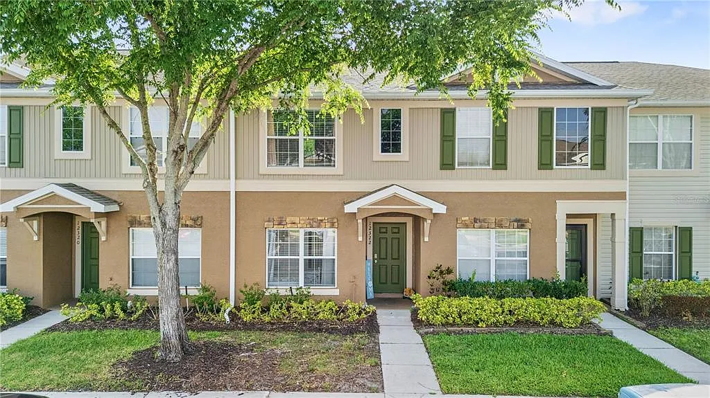 2 bed, 2.5 bath, 1390 sqft, $2,200 — Photo 2