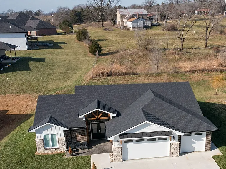 1325 Summerfield Dr — Photo 22