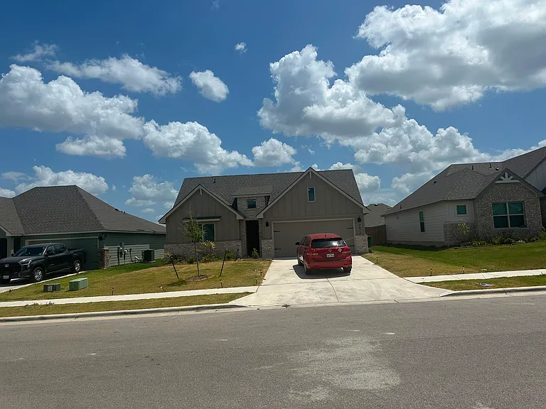 2472 Muscovy Dr — Photo 2