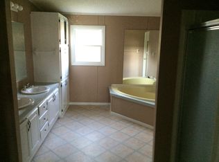 231 Howards Ln, Dunn, NC 28334