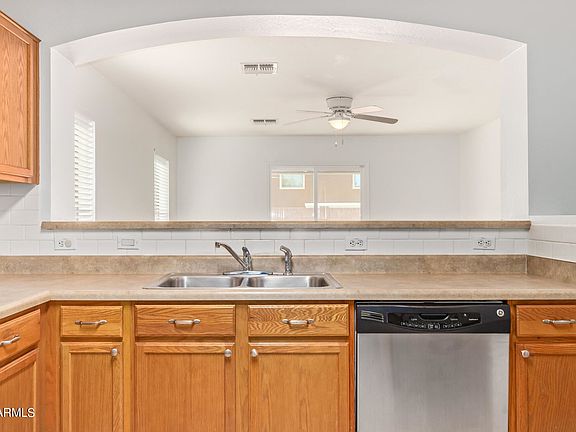 5th image of 23557 W Chambers St